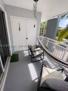8520 SW 212th St 305, Cutler Bay FL - photo 10 of 17