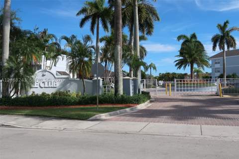 8520 SW 212th St 305, Cutler Bay FL - photo 16 of 17