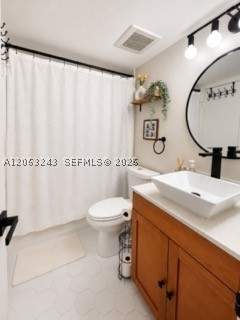 8520 SW 212th St 305, Cutler Bay FL - photo 8 of 17