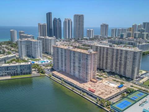 251 174th Street 2310, Sunny Isles Beach FL - photo 21 of 24