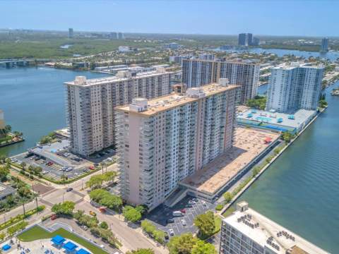 251 174th Street 2310, Sunny Isles Beach FL - photo 22 of 24
