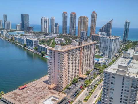 251 174th Street 2310, Sunny Isles Beach FL - photo 23 of 24