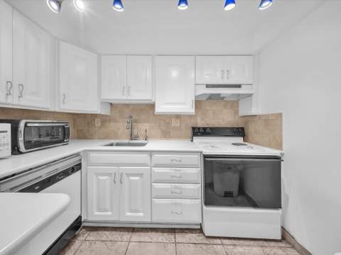 251 174th Street 2310, Sunny Isles Beach FL - photo 7 of 24