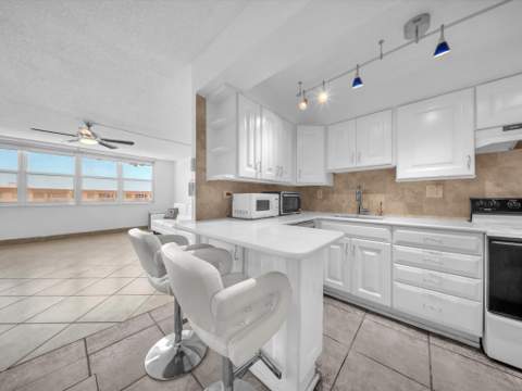 251 174th Street 2310, Sunny Isles Beach FL - photo 8 of 24