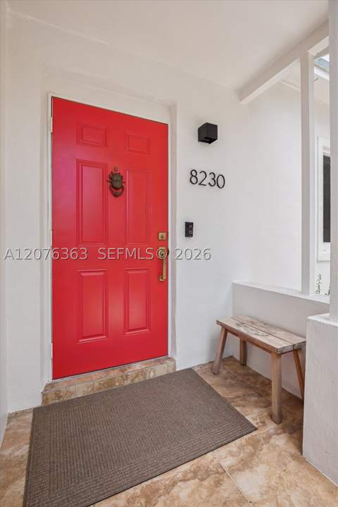 8230 NE 1st Pl, Miami FL - photo 12 of 37