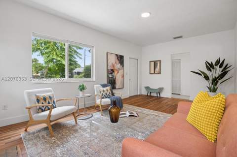 8230 NE 1st Pl, Miami FL - photo 16 of 37