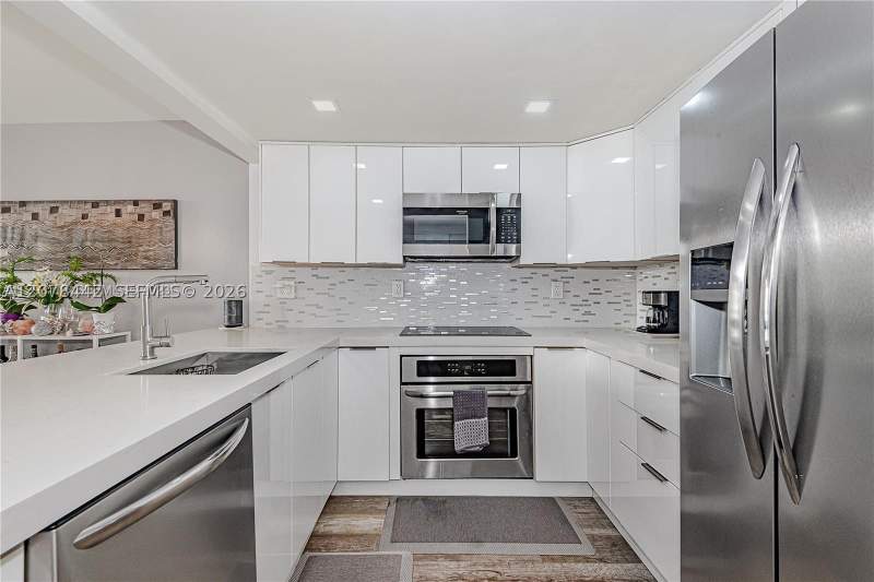 2 bedroom Condominium at 492 NW 165th St Rd C112, Montecarlo Condo, Miami — photo 2