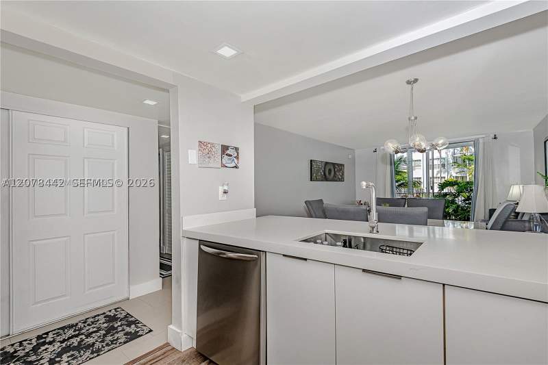 2 bedroom Condominium at 492 NW 165th St Rd C112, Montecarlo Condo, Miami — photo 3