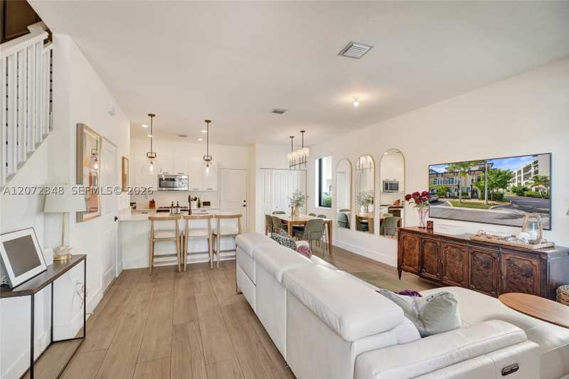3 bedroom Townhouse at 8166 NW 42nd St, Downtown Doral South Phas, Doral — photo 1