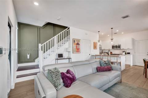 8166 NW 42nd St, Doral FL - photo 15 of 109