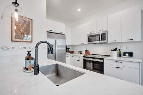 8166 NW 42nd St, Doral FL - photo 9 of 109