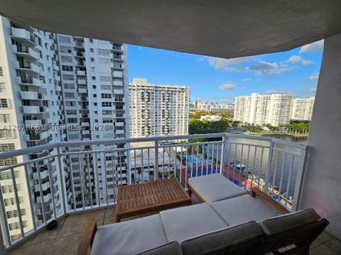 18061 Biscayne Blvd 1602, Aventura FL - photo 15 of 41