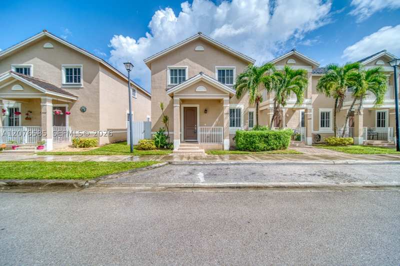 3 bedroom Townhouse at 14053 SW 270th Ter, Mandarin Lakes, Homestead — photo 1