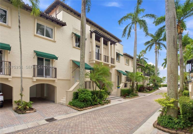 5 bedroom Townhouse at 13626 Deering Bay Dr, Deering Bay Club Villas, Coral Gables — photo 5