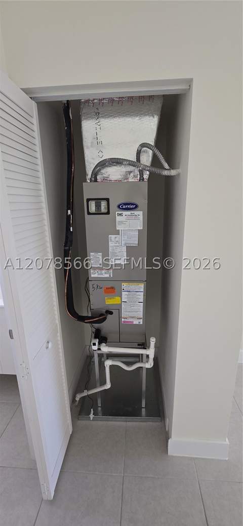 4242 NW 82nd Ave, Doral FL - photo 10 of 43