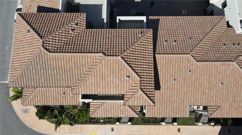 3 bedroom Townhouse at 4242 NW 82nd Ave, Downtown Doral South Phas, Doral — photo 2