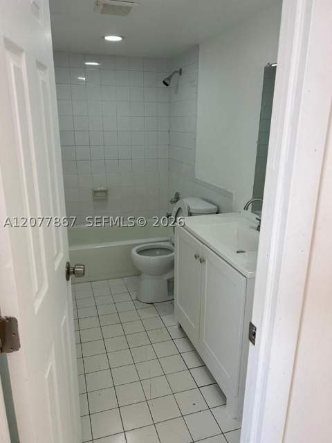 15201 NE 6th Ave C302, Miami FL - photo 23 of 27