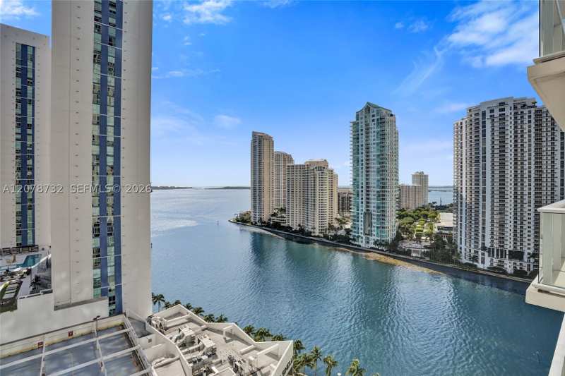 2 bedroom Condominium at 300 S Biscayne Blvd T-1816, Met 1 Condo, Miami — photo 1