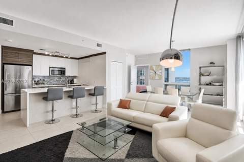 300 S Biscayne Blvd T-1816, Miami FL - photo 16 of 40