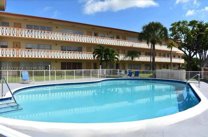 1 bedroom Condominium at 1885 NE 121st St 16, Sutton House Condo, North Miami — photo 1