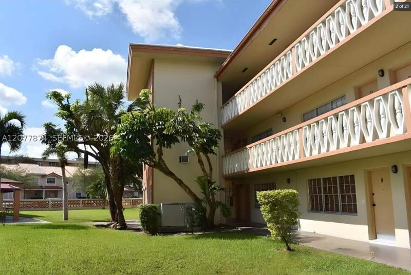 1 bedroom Condominium at 1885 NE 121st St 16, Sutton House Condo, North Miami — photo 2