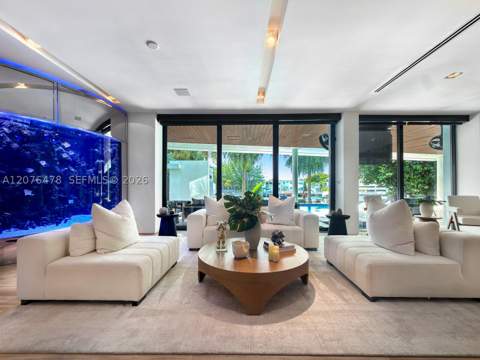 528 Lakeview Ct, Miami Beach FL - photo 16 of 62