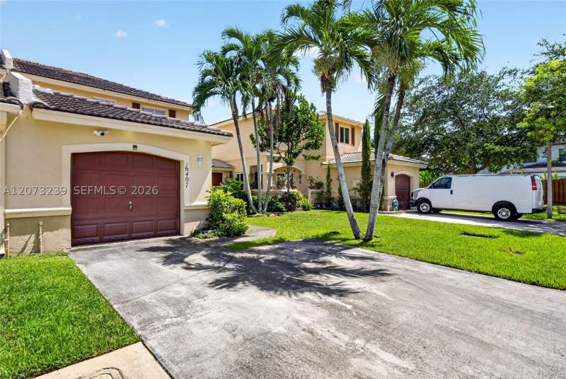 2 bedroom SingleFamilyResidence at 16407 SW 73rd Ter, Continental Homes Townhou, Miami — photo 5
