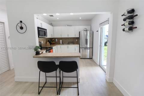 14940 Pierce St, Miami FL - photo 9 of 29