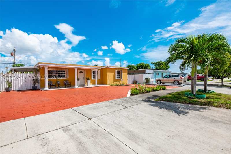 4 bedroom SingleFamilyResidence at 359 W 35th St, Carole Anne Park, Hialeah — photo 1