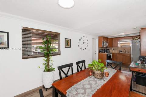 359 W 35th St, Hialeah FL - photo 10 of 34