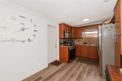 359 W 35th St, Hialeah FL - photo 13 of 34