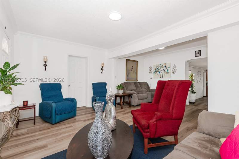 4 bedroom SingleFamilyResidence at 359 W 35th St, Carole Anne Park, Hialeah — photo 4