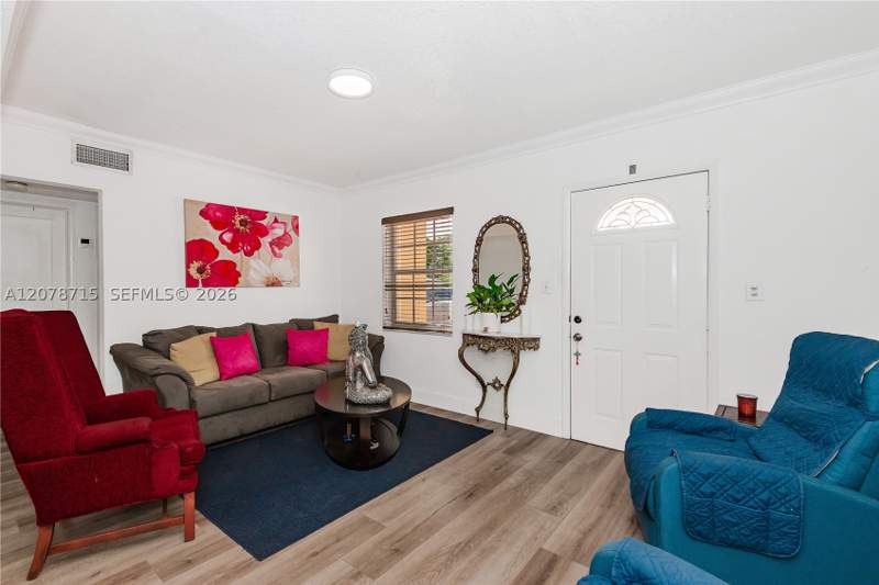 4 bedroom SingleFamilyResidence at 359 W 35th St, Carole Anne Park, Hialeah — photo 5