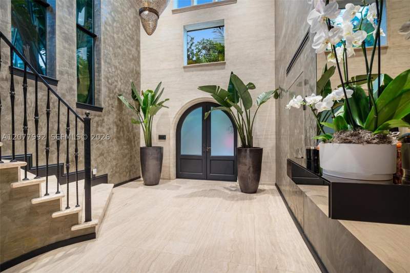 5 bedroom SingleFamilyResidence at 5170 La Gorce Dr, Beach View Sub, Miami Beach — photo 5