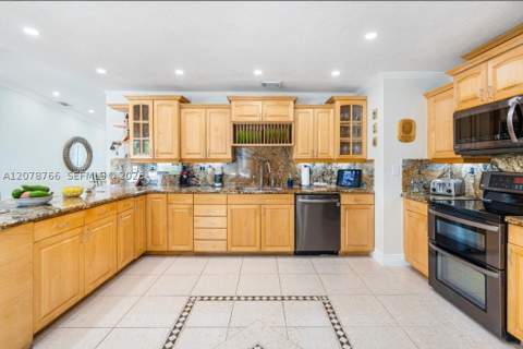 17122 SW 156th Ct, Miami FL - photo 19 of 66