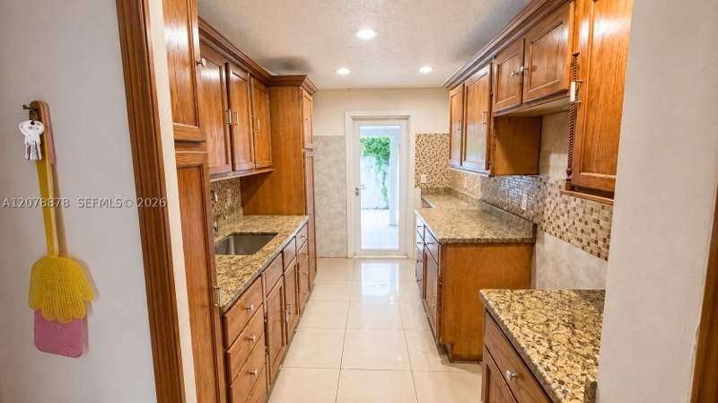 3 bedroom SingleFamilyResidence at 18820 NW 45th Ave, Kings Gardens Sec 3 Rev, Miami Gardens — photo 3