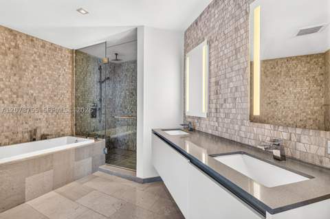 88 SW 7th St 1511, Miami FL - photo 13 of 40
