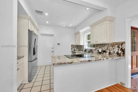5111 Maggiore St, Coral Gables FL - photo 12 of 37