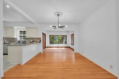 5111 Maggiore St, Coral Gables FL - photo 9 of 37