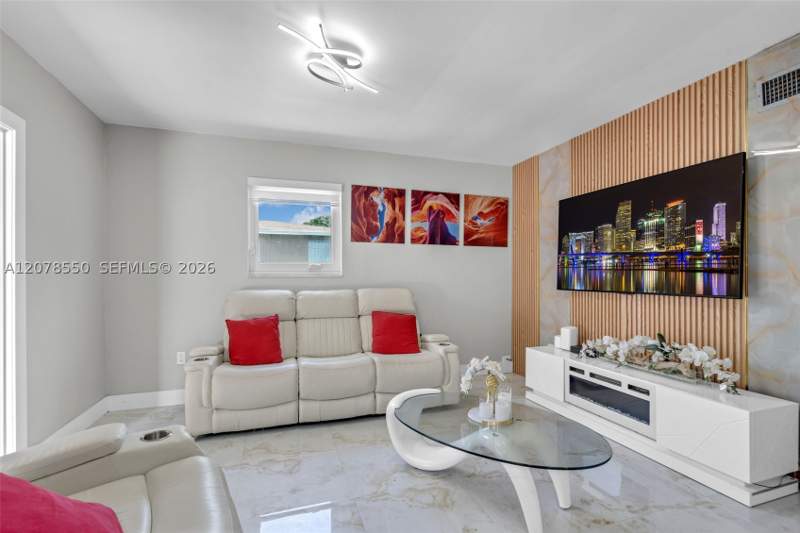 4 bedroom SingleFamilyResidence at 1327 SW 72nd Ave, Sugar Tree Grove Sub, Miami — photo 4