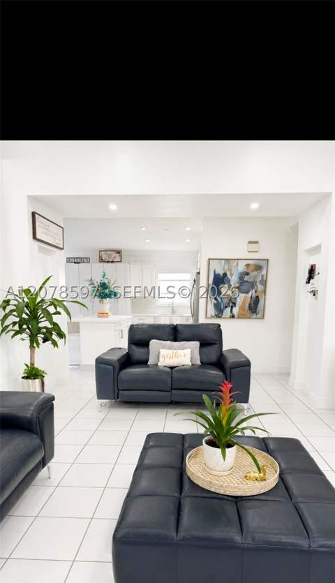 16529 SW 98th Ter, Miami FL - photo 14 of 19