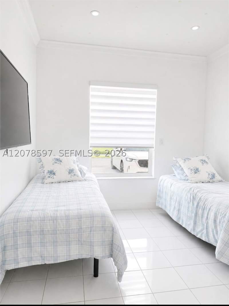 3 bedroom SingleFamilyResidence at 16529 SW 98th Ter, Peacocks Point, Miami — photo 4