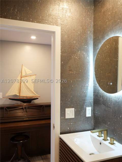 12015 NE 10 Ave, Biscayne Park FL - photo 11 of 45