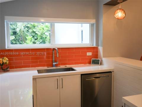 12015 NE 10 Ave, Biscayne Park FL - photo 17 of 45