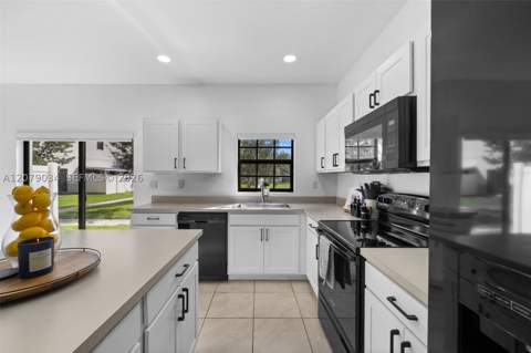 757 SW 11th St, Florida City FL - photo 6 of 44