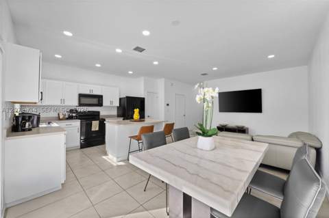 757 SW 11th St, Florida City FL - photo 8 of 44