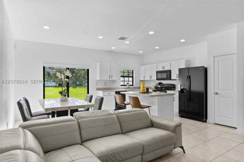 757 SW 11th St, Florida City FL - photo 9 of 44
