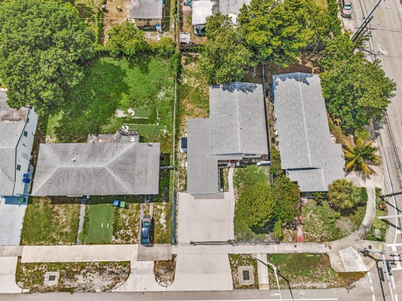 3 bedroom SingleFamilyResidence at 446 NW 119th Street, Almendares, Miami — photo 2