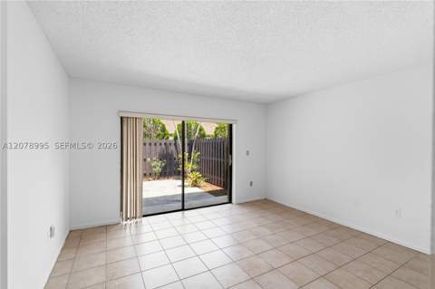 6633 NW 176th Ter, Hialeah FL - photo 16 of 40