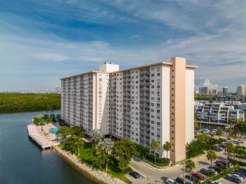 4 bedroom Condominium at 400 Kings Point Dr 822-23, Coastal Towers Condo, Sunny Isles Beach — photo 1